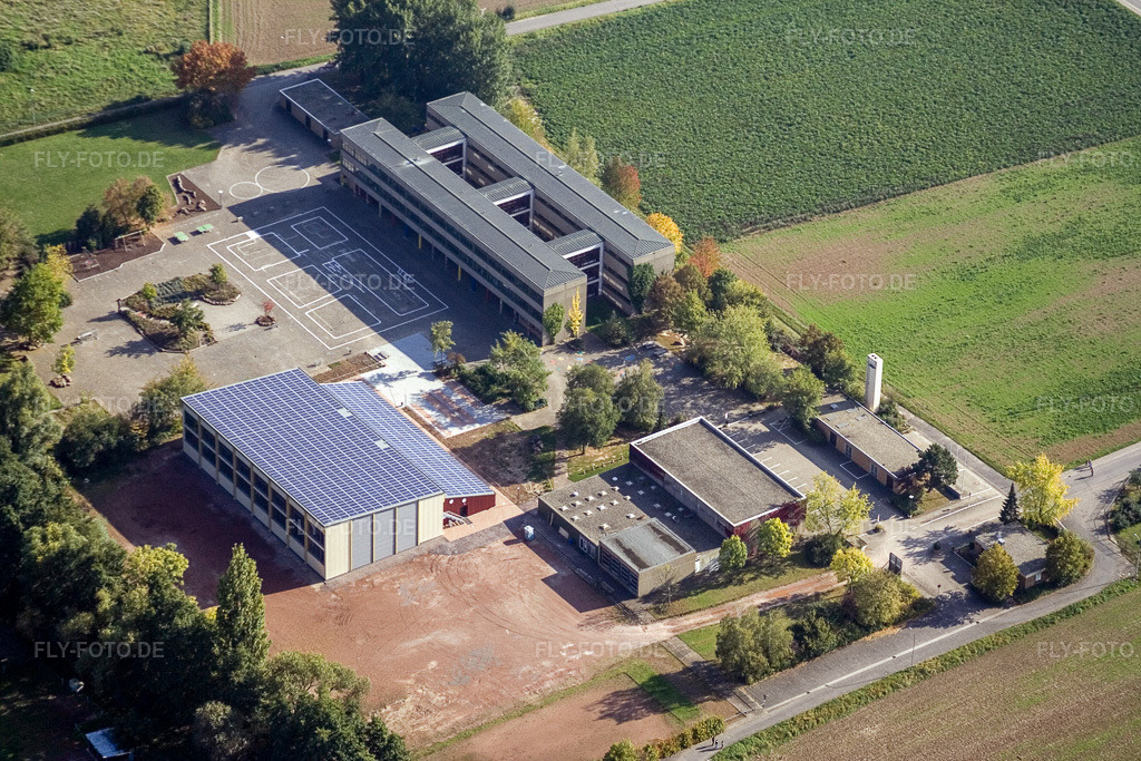 Luftbild: Schulgelände und Klingbachschule im Ortsteil Ingenheim in Billigheim-Ingenheim im Bundesland Rheinland-Pfalz in Deutschland. Foto: IMG_8444.jpg vom 07.10.2007 durch Werner Riehm/FLY-FOTO.de