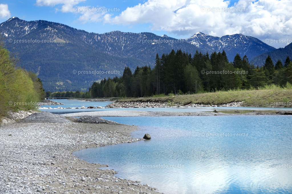 welltvi-Lechfluss-geschiebefalle-Hoefen-09052019DSD01109 | Info aus dem Bezirk Reutte/Ausserfern Tirol sowie eine umfangreiche Bilddatenbank über die gesamte Region: Lechtal, Talkessel Reutte, Tannheimertal, Zwischentoren. Lech, Plansee, Zugspitze, Grenztunnel, B179, Fernpassstraße, Verkehr, Lawinen, Tradition, - Realisiert mit Pictrs.com
