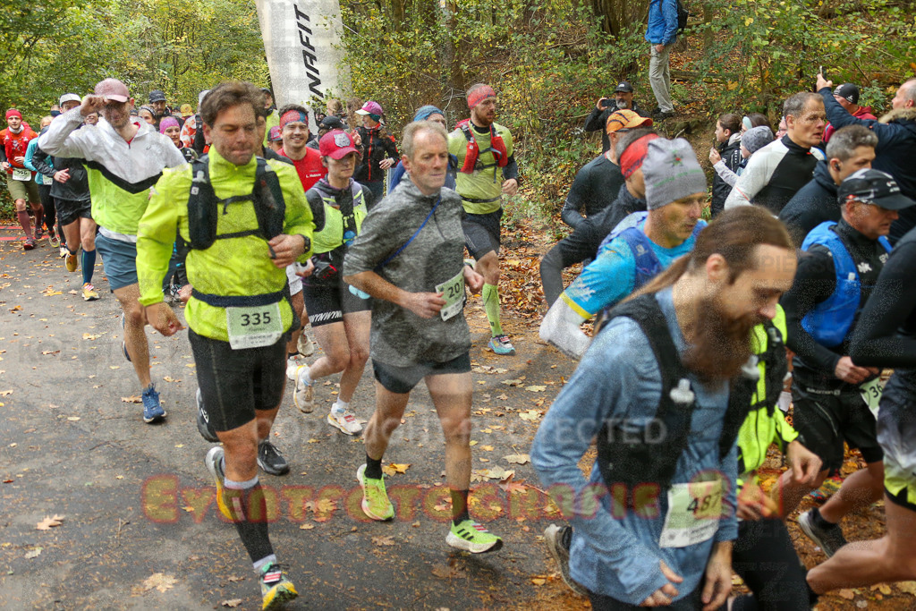 251026_1002_EX1_9642 | Sportfotografie im Rhein-Sieg Kreis, Köln, Bonn, NRW, Rheinland Pfalz, Hessen, etc. Unser Tätigkeitsfeld umfasst den Laufsport vom Volkslauf über den Marathon, Duathlon, Triathon bis zum Ultralauf wie Kölnpfad Ultra oder Schindertrail.