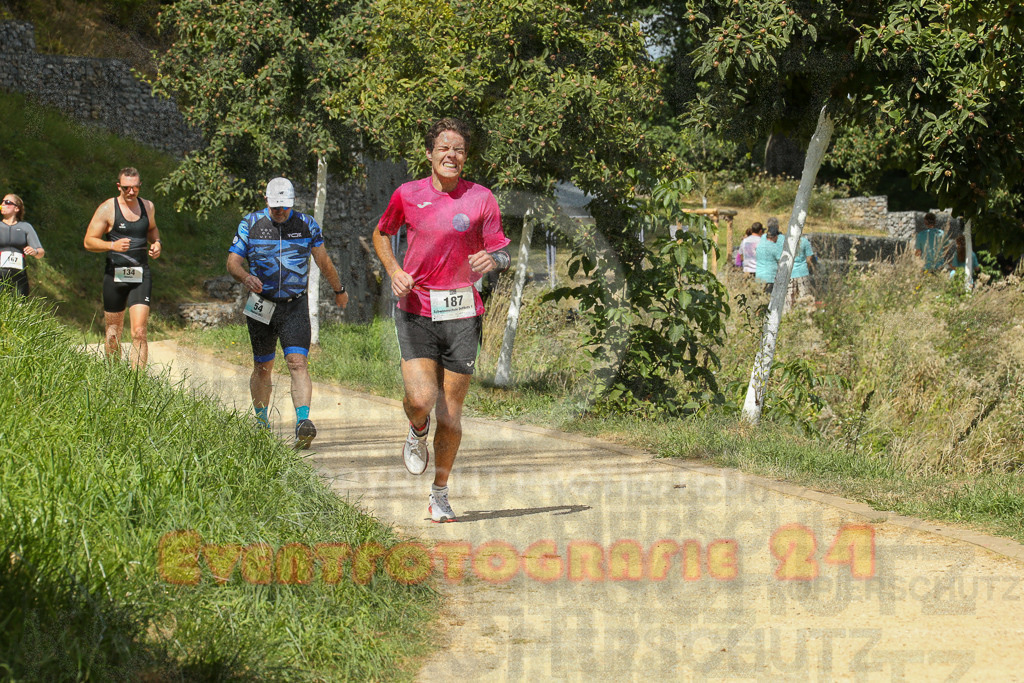 250824_1250_EX1_0703 | Sportfotografie im Rhein-Sieg Kreis, Köln, Bonn, NRW, Rheinland Pfalz, Hessen, etc. Unser Tätigkeitsfeld umfasst den Laufsport vom Volkslauf über den Marathon, Duathlon, Triathon bis zum Ultralauf wie Kölnpfad Ultra oder Schindertrail.