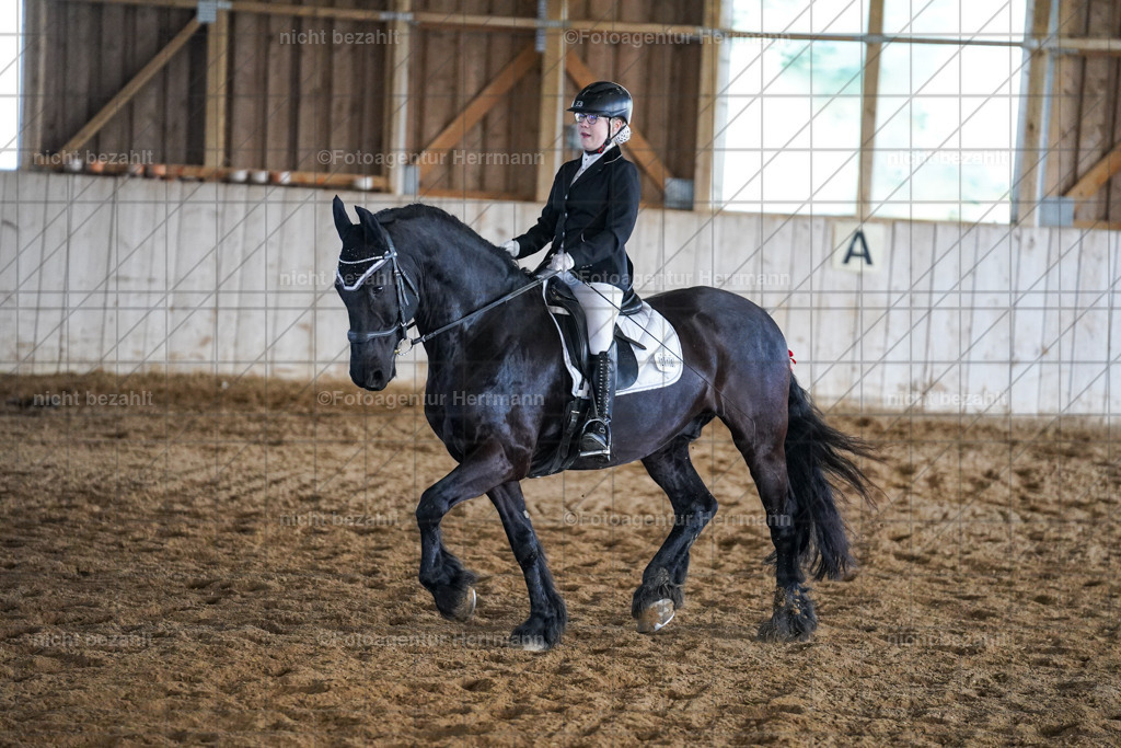 20230518-FAH03660 | Frühjahrsturnier, landberg am Lech, 2023, Reitclub Landsberg, Turnierbilder, Fotos Turnier Landsberg, Fotoagentur Herrmann, Turnierfotografen Bayern, reitsport Fotograf, Pferde Fotograf