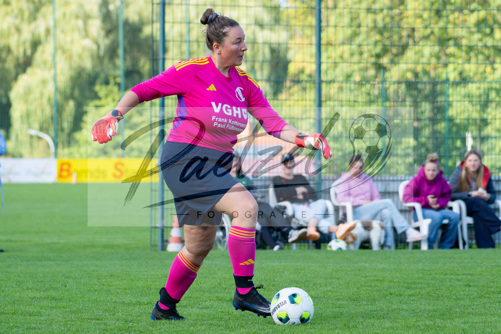 20260906_RULSVK_0874 | Fußball, Frauen:   beim Spiel der Kreisliga zwischen SG Rulle/Haste vs. SV Kettenkamp am 06.09.2026 im Stavermann-Sportpark in Rulle/Wallenhorst, Deutschland.(Foto von Nico Paetzel) - Realisiert mit Pictrs.com