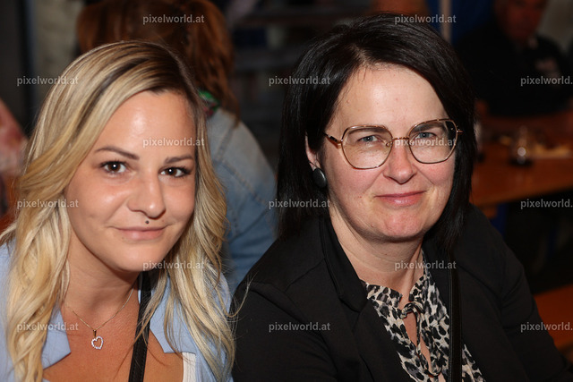 Letzer Dämmershoppen 2025 beim Buggl Volte | Bildershop von pixelworld.at - Realisiert mit Pictrs.com