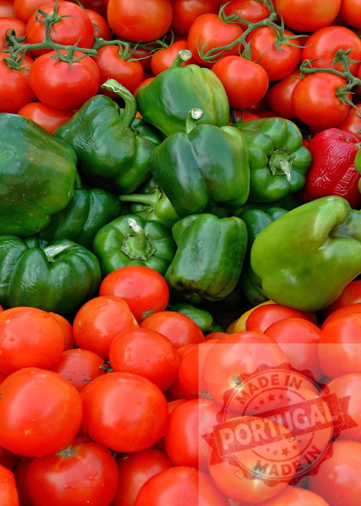 Fresh tomatoes and green bell peppers offering healthy nutrition | Ripe red tomatoes and vibrant green bell peppers creating a colorful food background - Realized with Pictrs.com
