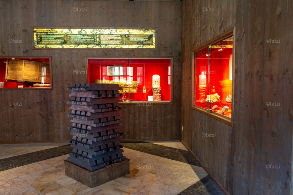 Bergbau-Museum Innen _fatzi_20230908-143012 | Fatzi Bilder-Archiv! 
Die Bilder sind für private Nutzung lizenzfrei. Die kommerzielle Nutzung ist möglich und erwünscht, jedoch bitte ich um vorherige Kontaktaufnahme per E-Mail (info@fatzi.at) oder unter +43 650 7828269 - Realisiert mit Pictrs.com