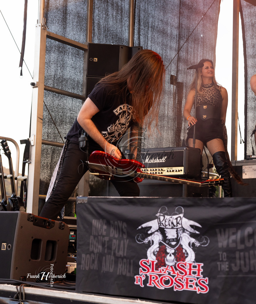 Slash n´Roses | Slash n´Roses - Realisiert mit Pictrs.com