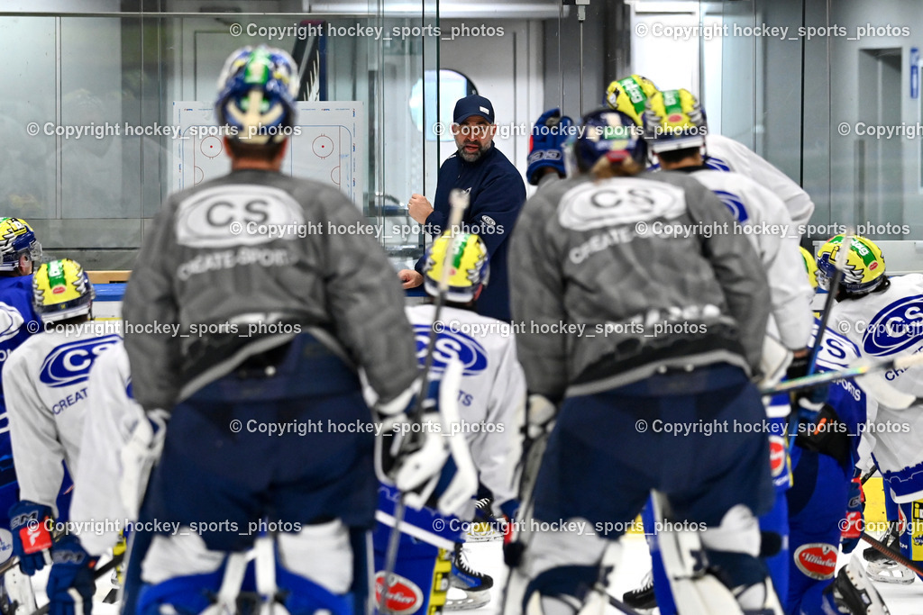 Eistrainig EC VSV mit Headcoach Pierre Allard | Eistrainig EC VSV mit Headcoach Pierre Allard, 1. Eistrainig EC VSV mit Headcoach Pierre Allard am 02.12.2025 in Villach (Stadthalle Villach), Austria, (Photo by Bernd Stefan)