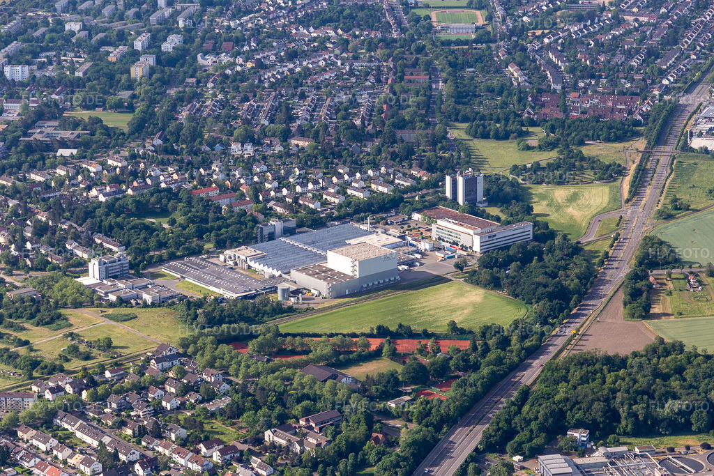Luftbild: L'OREAL Produktion Deutschland GmbH & Co. KG im Ortsteil Nordweststadt in Karlsruhe im Bundesland Baden-Württemberg in Deutschland. Foto: IMG_131558.jpg vom 22.05.2022 durch Werner Riehm/FLY-FOTO.deMainLogoAlt