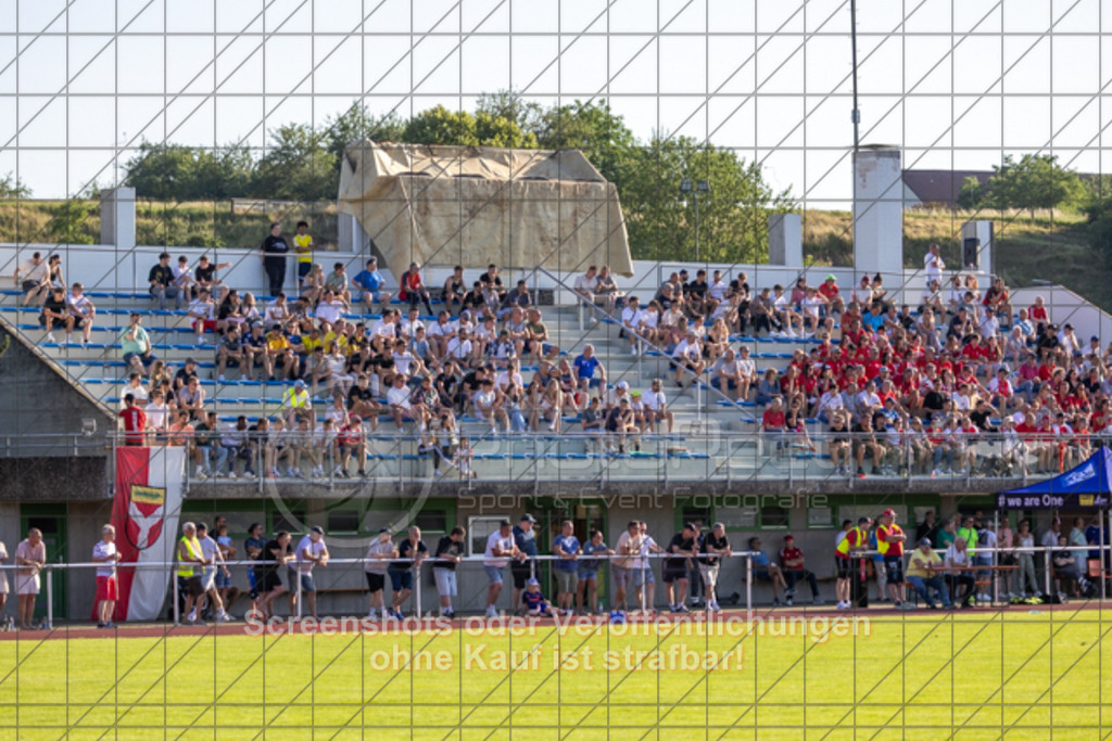 20250620_190142_0267 | #,TV Eybach (rot) vs. TSV Ottenbach (gelb), Fussball, Relegationsfinale in Kreisliga A3 - Bezirk Neckar/Fils, Saison 2024/2025, Eichenbachstadion, Haldenstraße, 73054 Eislingen, 20.06.2025 - 18:30 Uhr,Foto: PhotoPeet-Sportfotografie/Peter Harich