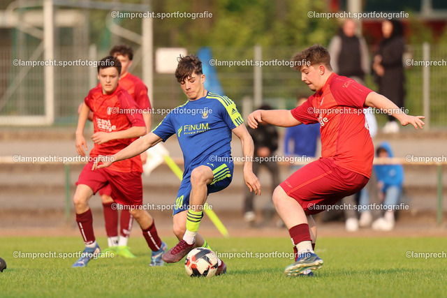 Fußball I Junioren I Kreispokal Lübeck I Finale I JSG Concordia Lübeck - TSV Siems I 09.06.2025.272 | v.l. Phil Morr (10, JSG Concordia Lübeck), Jaron Arzt (19, TSV Siems) - Realisiert mit Pictrs.com