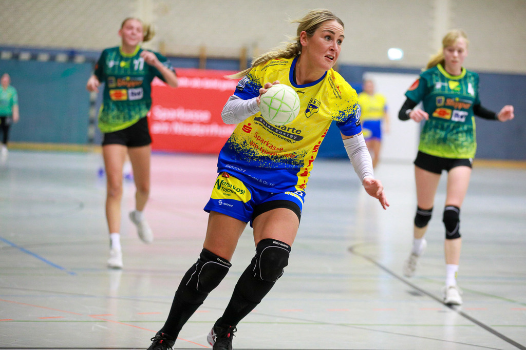 SVN_ SVFriedrichsfeld_141224_080 | Bildergalerie von Sport-Ereignissen aber auch von weiteren spannenden Dingen - nicht nur vom Niederrhein. In Anlehnung an den bekannten Spruch von Hanns Dieter Hüsch heißt das Motto: "Niederrhein ist überall".  - Realisiert mit Pictrs.com