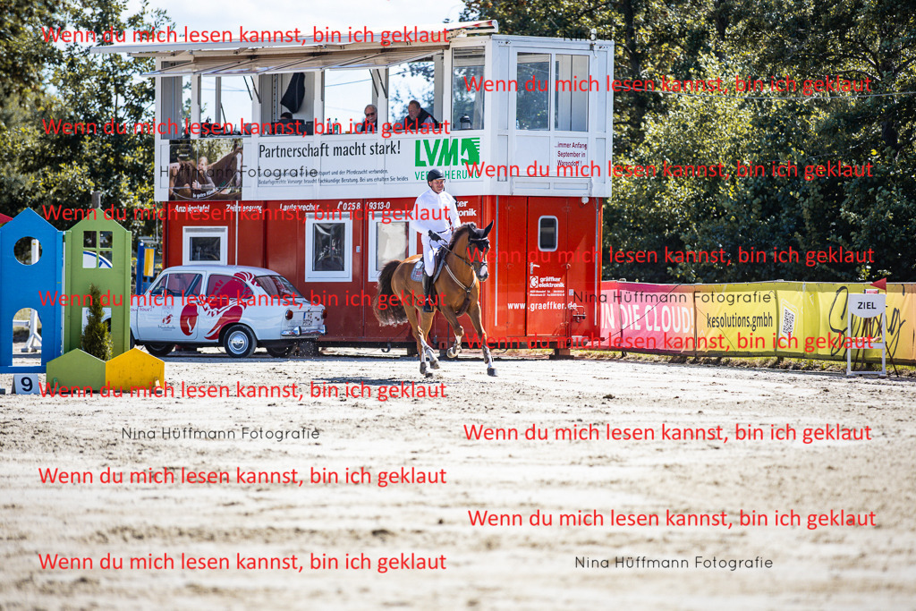 BK1A5397 | Turnierbilder Turnierfotos Nina Hüffmann Turnierfotografie Pferdefotografie Tierzeichnung Haustierzeichnung Pferdezeichnung Hundezeichnung Videograf  - Realisiert mit Pictrs.com