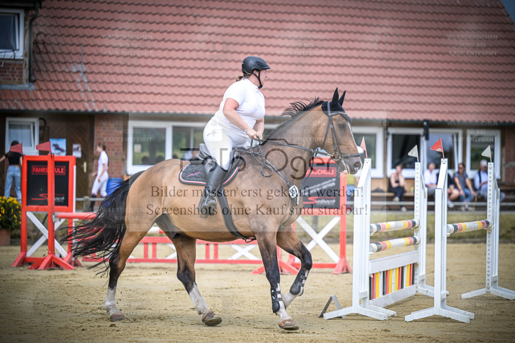 DOS_0461 | Entdecke hochwertige Reitturnierfotos von Foto Oger. Professionell, emotional und authentisch – jetzt Lieblingsmomente im Shop bestellen. - Realisiert mit Pictrs.com