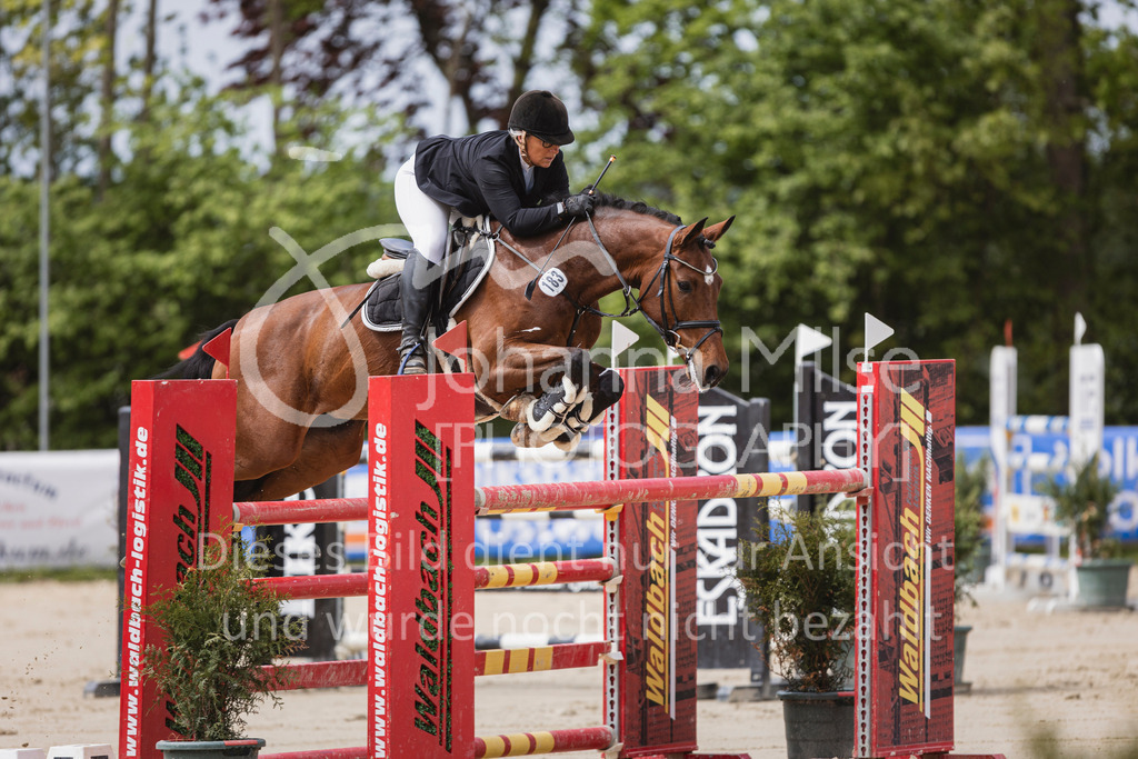 250504_SpengeW_M2-Spr-445 | Deine schönsten Turniermomente als professionelle Fotos! Entdecke hochwertige Pferdesport-Fotografie im Online-Shop. Jetzt Fotos finden & bestellen!