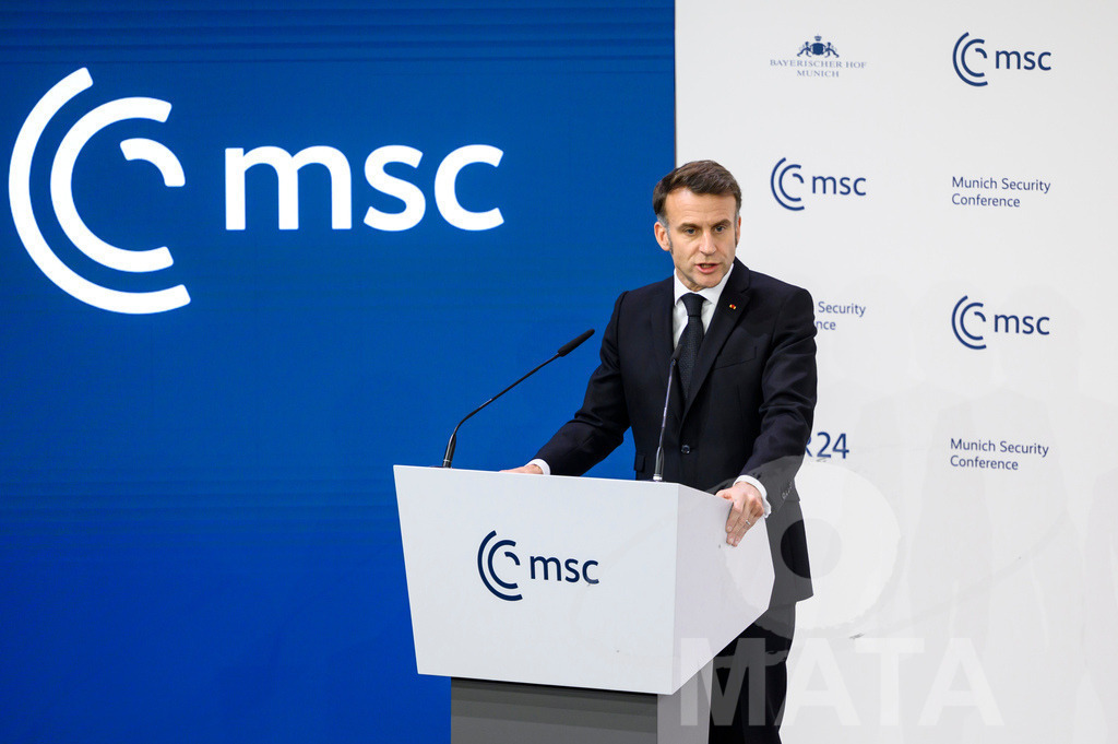 _DWI3884 | MATA IndoCon - Realisiert mit Pictrs.com