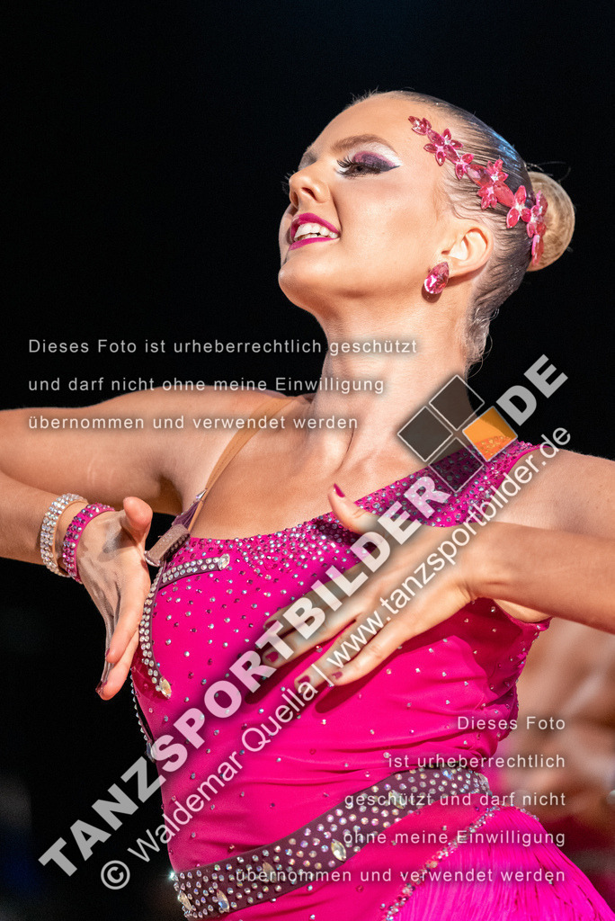 20250504-00204 | Hier finden Sie Tanz Bilder vom Latein und Standard Formationen tanzen. Sportbilder vom Tanzsport. Schöne Fotos und von Weltmeisterschaft, Europameisterschaft, Bundesliga, Regionalliga, Oberliga und Landesliga sowie von GOC Stuttgart, DanceComp, WM Bremen