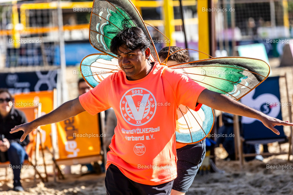 2025-200081715-Strandvölkerball-WM_1 |  23.08.2025; Berlin Foto: Gerold Rebsch - www.beachpics.de