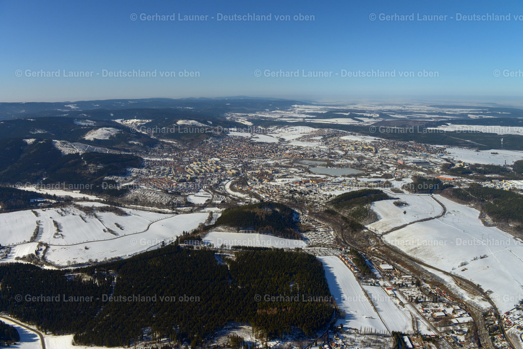 3301046 | schneebedecktes Ilmenau am Rande des Thüringer Waldes