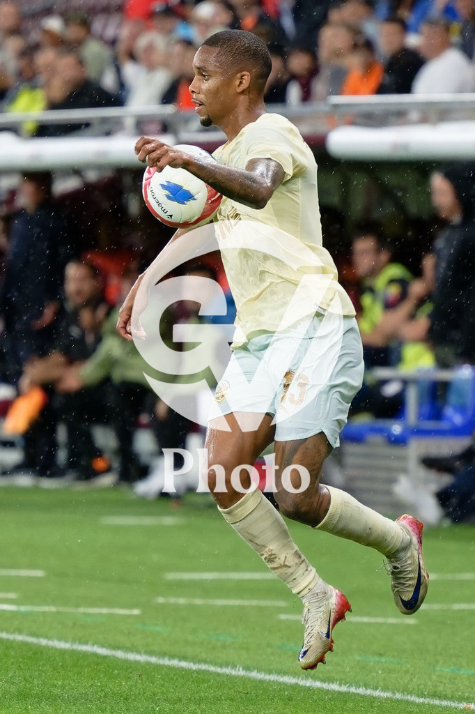 UEFA Conference League Play-offs 2nd leg - Servette FC v FC Shakhtar Donetsk | Pedro Henrique (13 FC Shakhtar Donetsk) controls the ball (action)  during the UEFA Conference League Play-offs 2nd leg match between Servette FC and FC Shakhtar Donetsk at Stade de Geneve in Geneva, Switzerland