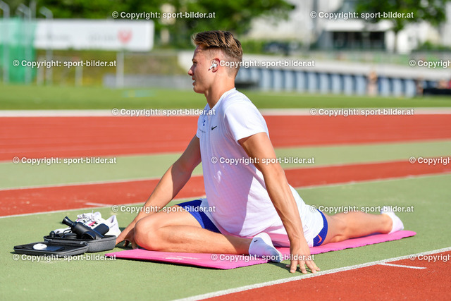 AUT, Alexander Auer, U20, Stabhochsprung, TGW-Zehnkampf Union | 08.06.2022, Leichtathletik-Zentrum Sportland Oberösterreich, AUT, Alexander Auer, im Bild Alexander Auer (U20, Stabhochsprung, TGW-Zehnkampf Union) waehrend des Trainings