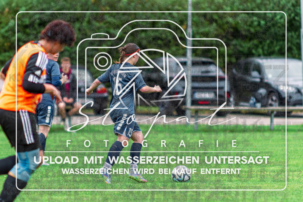 SFBSGF-1017 | Anna Hartig (SF Bispingen #15) beim Damen Kreisliga HK/CE Spiel zwischen Sportfreunde Bispingen und SG Fulde im Sportplatz Steinbeck/Luhe, Bispingen (Simon Paul Stopat) - Realisiert mit Pictrs.com