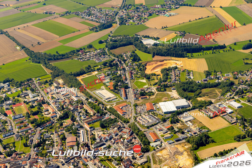 Das Luftbild zeigt : Gewerbegebiet Waldsassen - Die Luftaufnahme wurde 2023 vom UL-Flugzeug aus erstellt ( keine Drohne ) - Hochauflösende Luftaufnahme - Für grossformatige Ausdrucke geeignet. Die Geschenkidee !Mit Lizenz und Bildrechte bestellbar