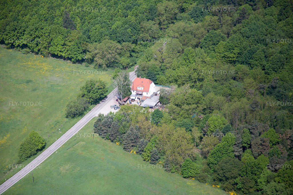 Luftbild: Gaststätte Knigges No Name im Ortsteil Neulauterburg in Berg im Bundesland Rheinland-Pfalz in Deutschland. Foto: IMG_078610.jpg vom 08.05.2015 durch Werner Riehm/FLY-FOTO.de
