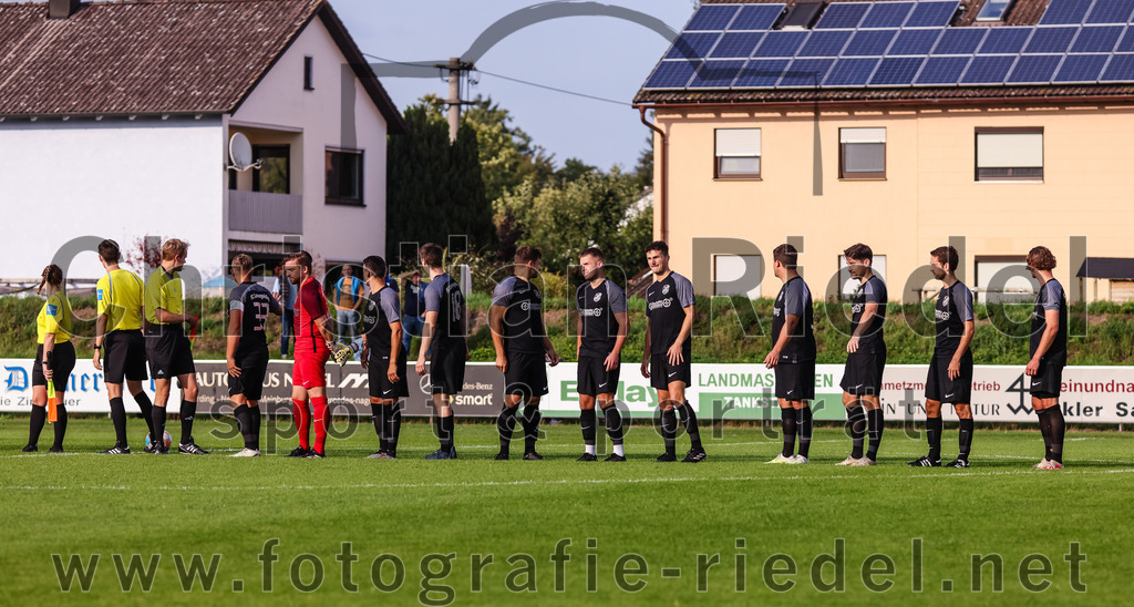 2023-08-08_003_FC_Moosinning_gegen_FC_Langengeisling | Moosinning, Deutschland, 08.08.2023:
Fußball, Bezirksliga Oberbayern Ost 2023 / 2024, 3. Spieltag, FC Moosinning gegen FC Langengeisling, Endergebnis: 0:4

Foto: Christian Riedel / fotografie-riedel.net