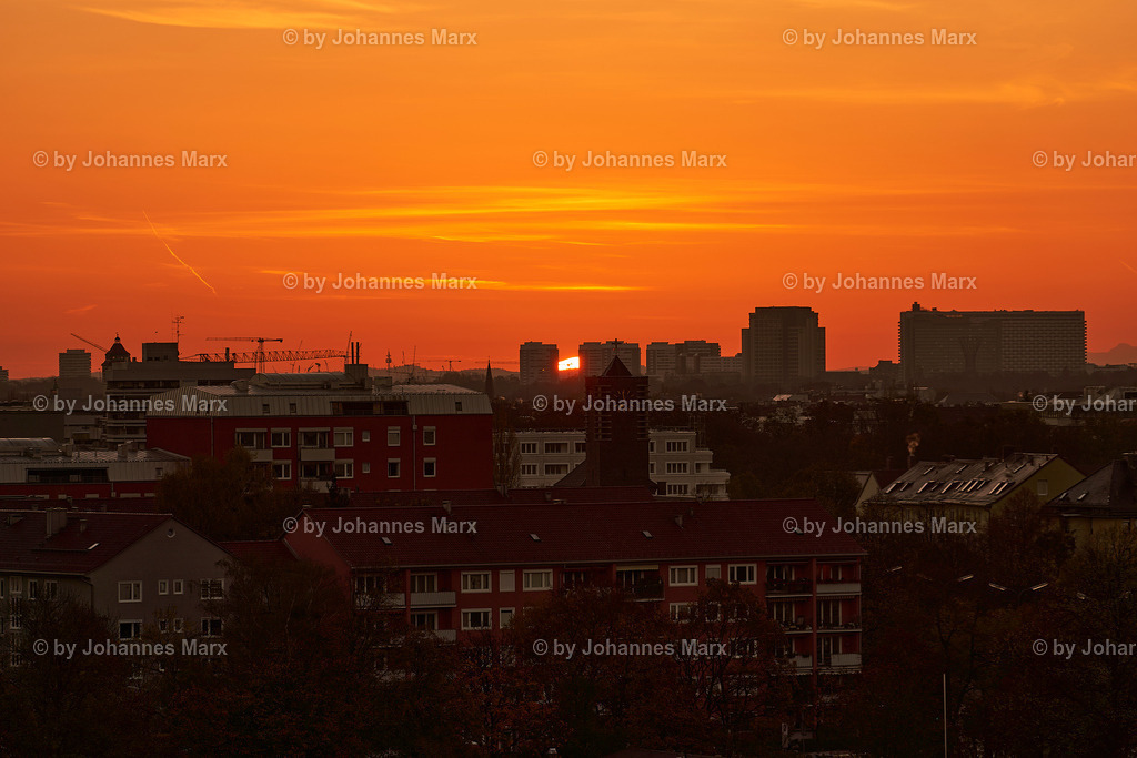 302-221030_31-Architektur München und Olympiapark-by_Johannes Marx | Professionelle Landschaftsfotografie, Inneneinrichtung, Kunst für Ihre Wohnung, Kanzlei, Praxis oder als Geschenk. Aussuchen und einfach liefern lassen. Raumgestaltungsberatung auf Anfrage. - Realisiert mit Pictrs.com