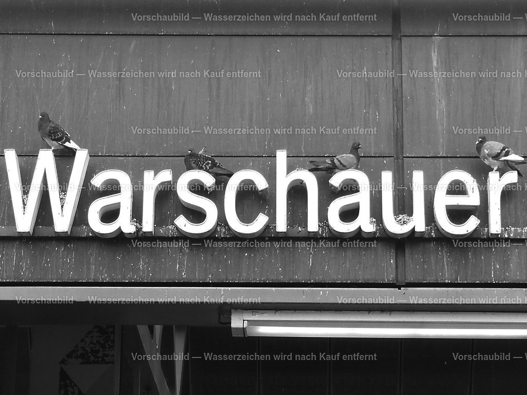 Rastplatz Warschauer Strasse | am Eingang zum S-Bahn Bahnhof - Realisiert mit Pictrs.com