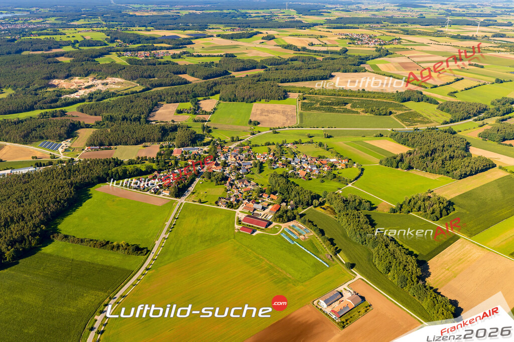 Geschenkidee Pyras bei Thalmässing -Die Luftbildaufnahme wurde 2025 vom UL-Flugzeug heraus erstellt ( keine Drohne ) - Hochauflösende Luftaufnahme -Nicht vergleichbar mit Google Maps oder Satelittenbilder- Die Geschenkidee !Mit Lizenz und Bildrechte bestellbar