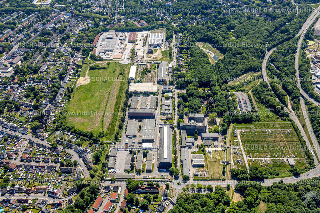 Gelsenkirchen250507003 | Luftbild, Gewerbegebiet Bergmannsglückstraße, Baustelle und Neubau Meinhövel Zentrallager mit Solardach Bergmannsglückstraße 14, Hassel, Gelsenkirchen, Ruhrgebiet, Nordrhein-Westfalen, Deutschland