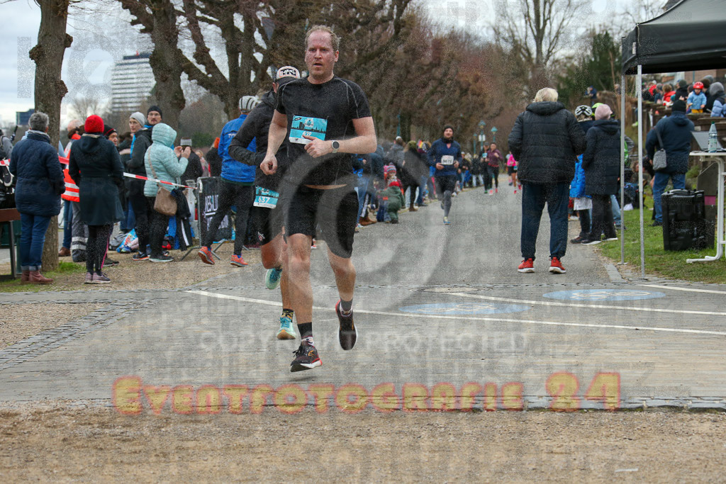 231231_1159_EX1_4956 | Sportfotografie im Rhein-Sieg Kreis, Köln, Bonn, NRW, Rheinland Pfalz, Hessen, etc. Unser Tätigkeitsfeld umfasst den Laufsport vom Volkslauf über den Marathon, Duathlon, Triathon bis zum Ultralauf wie Kölnpfad Ultra oder Schindertrail.