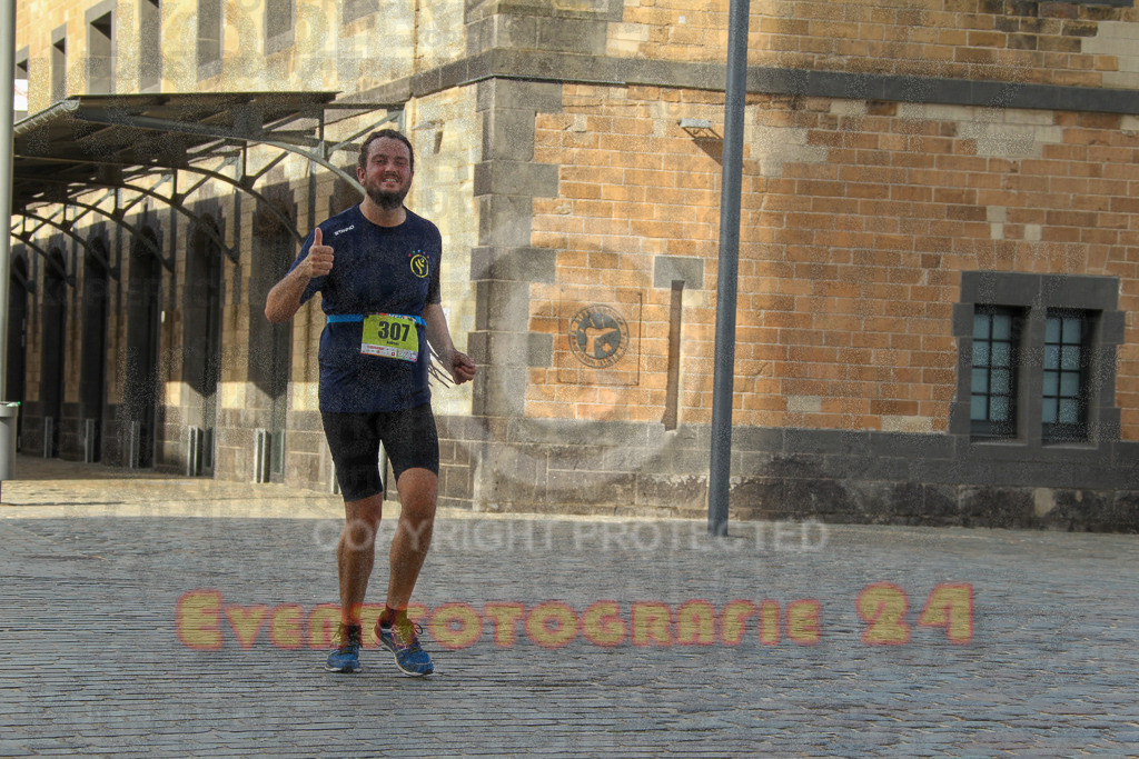250920_1550_EV4_9598 | Sportfotografie im Rhein-Sieg Kreis, Köln, Bonn, NRW, Rheinland Pfalz, Hessen, etc. Unser Tätigkeitsfeld umfasst den Laufsport vom Volkslauf über den Marathon, Duathlon, Triathon bis zum Ultralauf wie Kölnpfad Ultra oder Schindertrail.