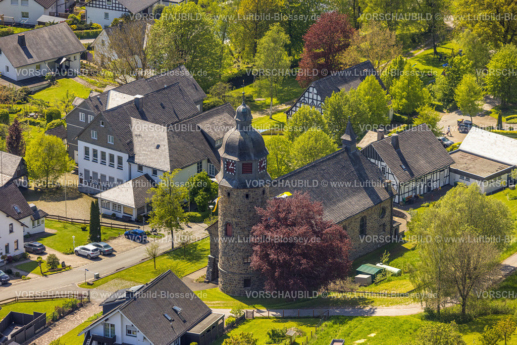 Schmallenberg230506535 | Luftbild, Kath. Kirche St. Michael, Holthausen, Schmallenberg, Sauerland, Nordrhein-Westfalen, Deutschland