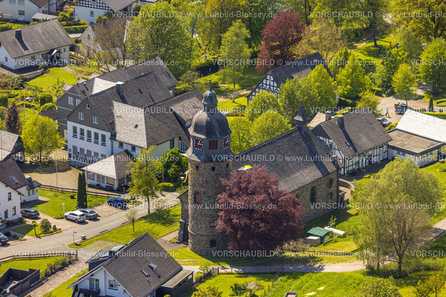 Schmallenberg230506535 | Luftbild, Kath. Kirche St. Michael, Holthausen, Schmallenberg, Sauerland, Nordrhein-Westfalen, Deutschland