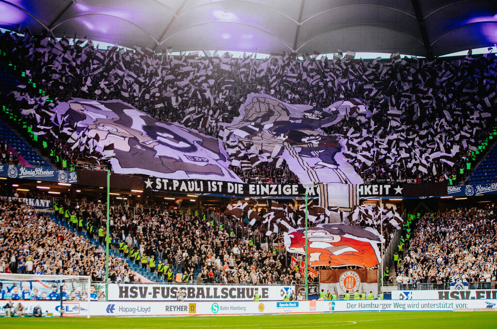 IMG_8169 | Der offizielle Shop für FC St. Pauli Fotos. Wähle aus Spielszenen & Fanmomenten dein FCSP Wunschformat. Wir liefern Millerntor-Atmosphäre.