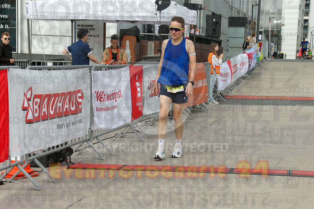 250920_1322_EX1_4215 | Sportfotografie im Rhein-Sieg Kreis, Köln, Bonn, NRW, Rheinland Pfalz, Hessen, etc. Unser Tätigkeitsfeld umfasst den Laufsport vom Volkslauf über den Marathon, Duathlon, Triathon bis zum Ultralauf wie Kölnpfad Ultra oder Schindertrail.