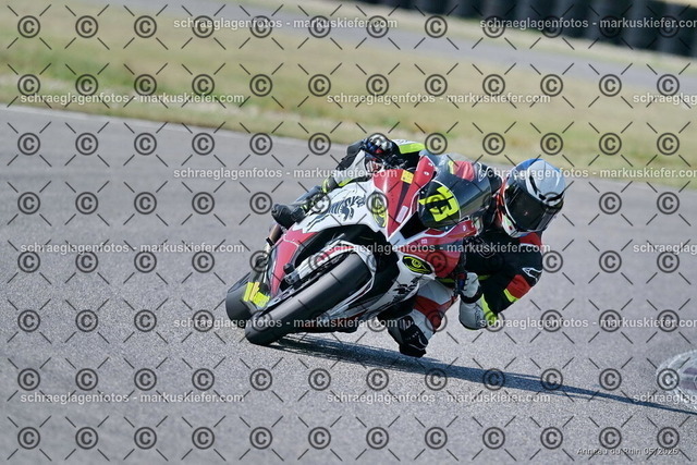 26BT02-0558 | markuskiefer.com - Realisiert mit Pictrs.com