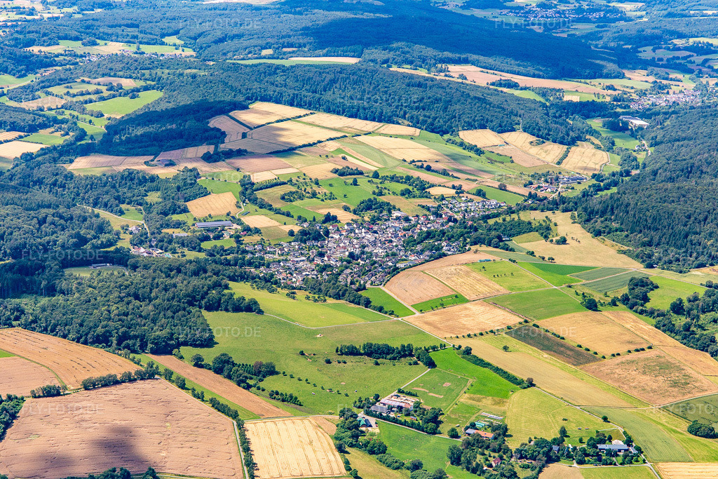 Luftbild: Ortsansicht von Südosten im Ortsteil Niedershausen in Löhnberg im Bundesland Hessen in Deutschland. Foto: IMG_142061.jpg vom 07.07.2024 durch Werner Riehm/FLY-FOTO.de