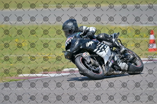 26BT02-2028 | markuskiefer.com - Realisiert mit Pictrs.com