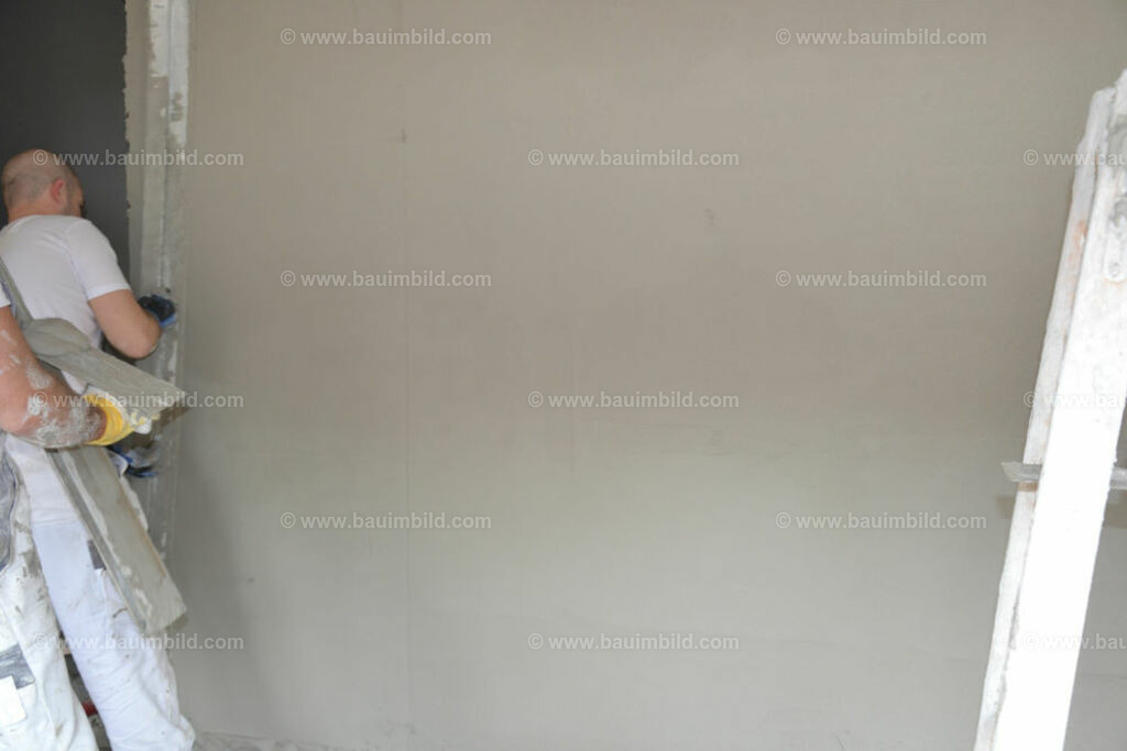 bib-lg18-putzarbeiten-0039 | Nach LV-Leistungsgruppen sortierte Detailfotos über den Bau eines Hauses. Alle Hausbau-Bilder direkt vom Urheber und Autor der Website Haus-Selber-Bauen.com