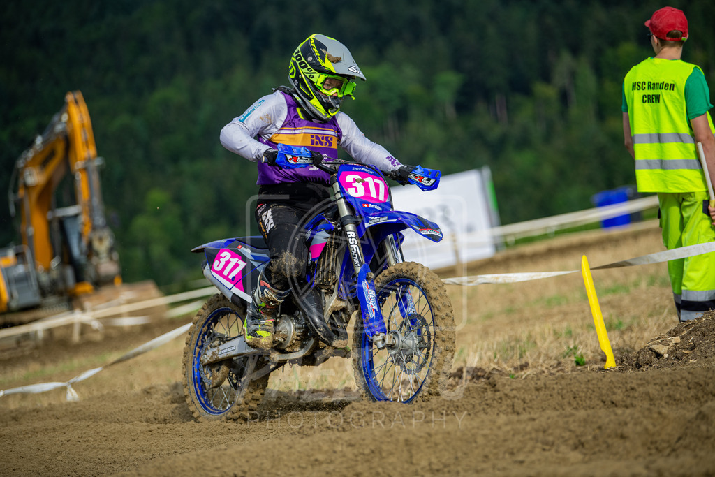 Lady (338) | Paeschuphoto Shop - Wer nicht sucht der auch nicht findet.Ob Motocrossbilder oder von einem besuchtem Spiel, Hauptsache Action. - Realisiert mit Pictrs.com