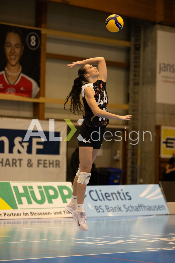 Volleyball I Frauen I Saison 2025-2026 I CEV Volleyball Challenge Cup 2026 | Women I 16th Finals I VC Kanti Schaffhausen - TJ Ostrava I 03.12.2025 | TJ Ostrava - 44 Simona Hublová (CZ) – Diagonalangriff - Realisiert mit Pictrs.com