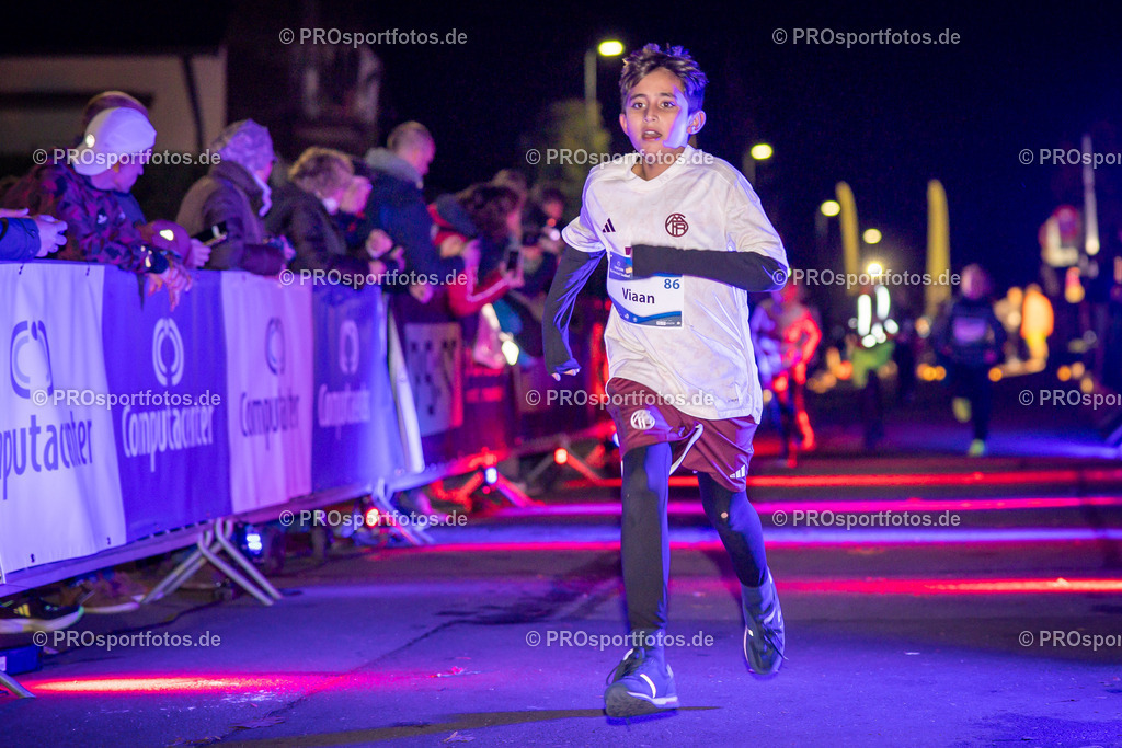 Martinslauf Sindorf 2023 in Kerpen-Sindorf, 09.11.2023 | Impressionen vom Martinslauf Sindorf 2023 am 09.11.2023 in Kerpen-Sindorf (Nordrhein-Westfalen).