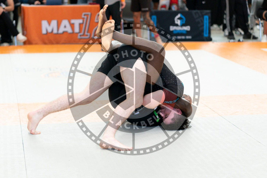 20240915PBB3321 | Athletes compete during the Grappling Industries’ grappling and Brazilian jiu-jitsu competition in Berlin, on September 15, 2024.
