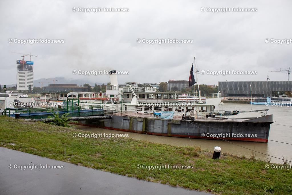 Linz_ Urfahr_ Hochwasserschutz_ 13.09.2024-22 | 13.09.2024, Linz, AUT, Urfahr, Hochwasser, im Bild Vorbereitung Hochwasserschutz Donaulaende Linz Urfahr, Schoenbrunn, Raddampfer