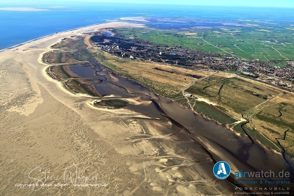 Halligen-Inseln-Weltnaturerbe-Wattenmeer-04-2023-airwatch-wagner-240A0558 | Entdecken Sie atemberaubende Luftbilder und Fotografien auf airwatch.de - Tauchen Sie ein in eine Welt voller faszinierender Aufnahmen aus der Vogelperspektive.