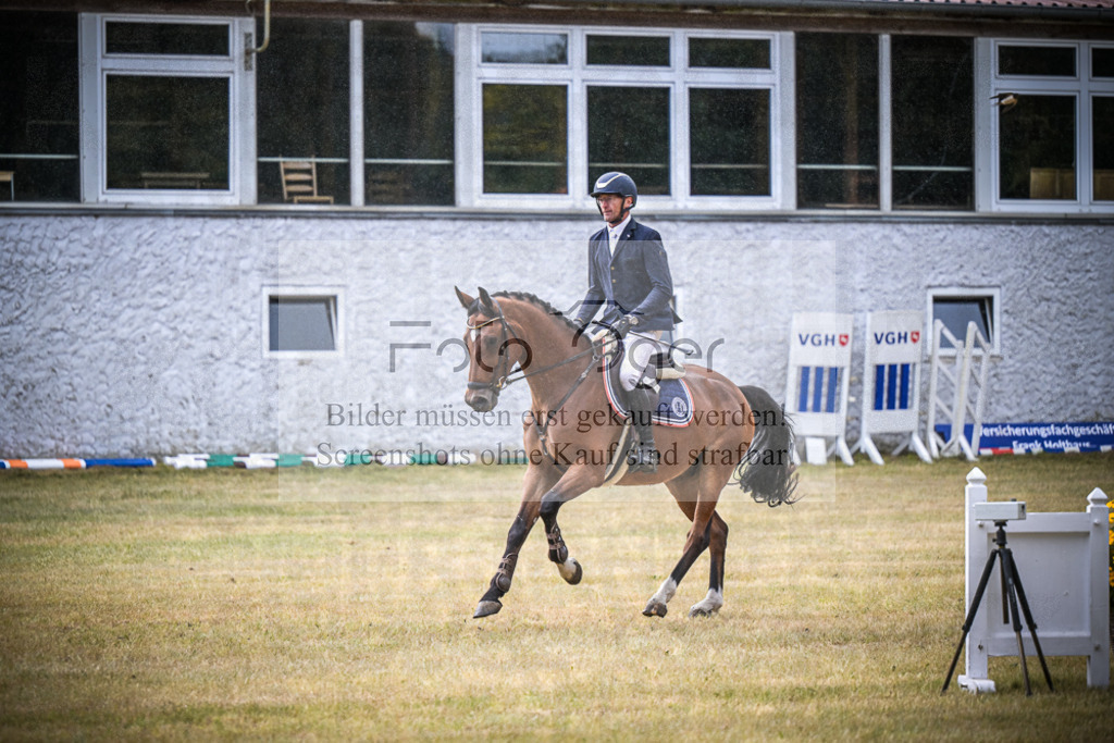 DOS_1328 | Entdecke hochwertige Reitturnierfotos von Foto Oger. Professionell, emotional und authentisch – jetzt Lieblingsmomente im Shop bestellen.Deutschlandweite Turnierfotografie. - Realisiert mit Pictrs.com