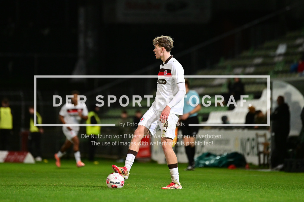 Fußball I Herren I Saison 2025-2026 I Regionalliga Nord I 16. Spieltag I VfB Lübeck - FC St. Pauli II I 04874 | Der Sportfotograf. - Realisiert mit Pictrs.com